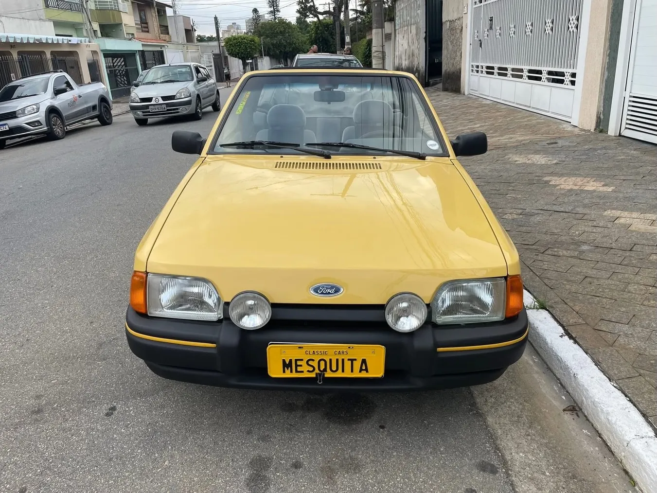 Ford Escort XR3 na icônica cor Amarelo Citrino 1988